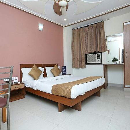 Airport Hotel Ambrosia Yeni Delhi Dış mekan fotoğraf
