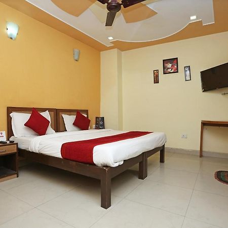 Airport Hotel Ambrosia Yeni Delhi Dış mekan fotoğraf