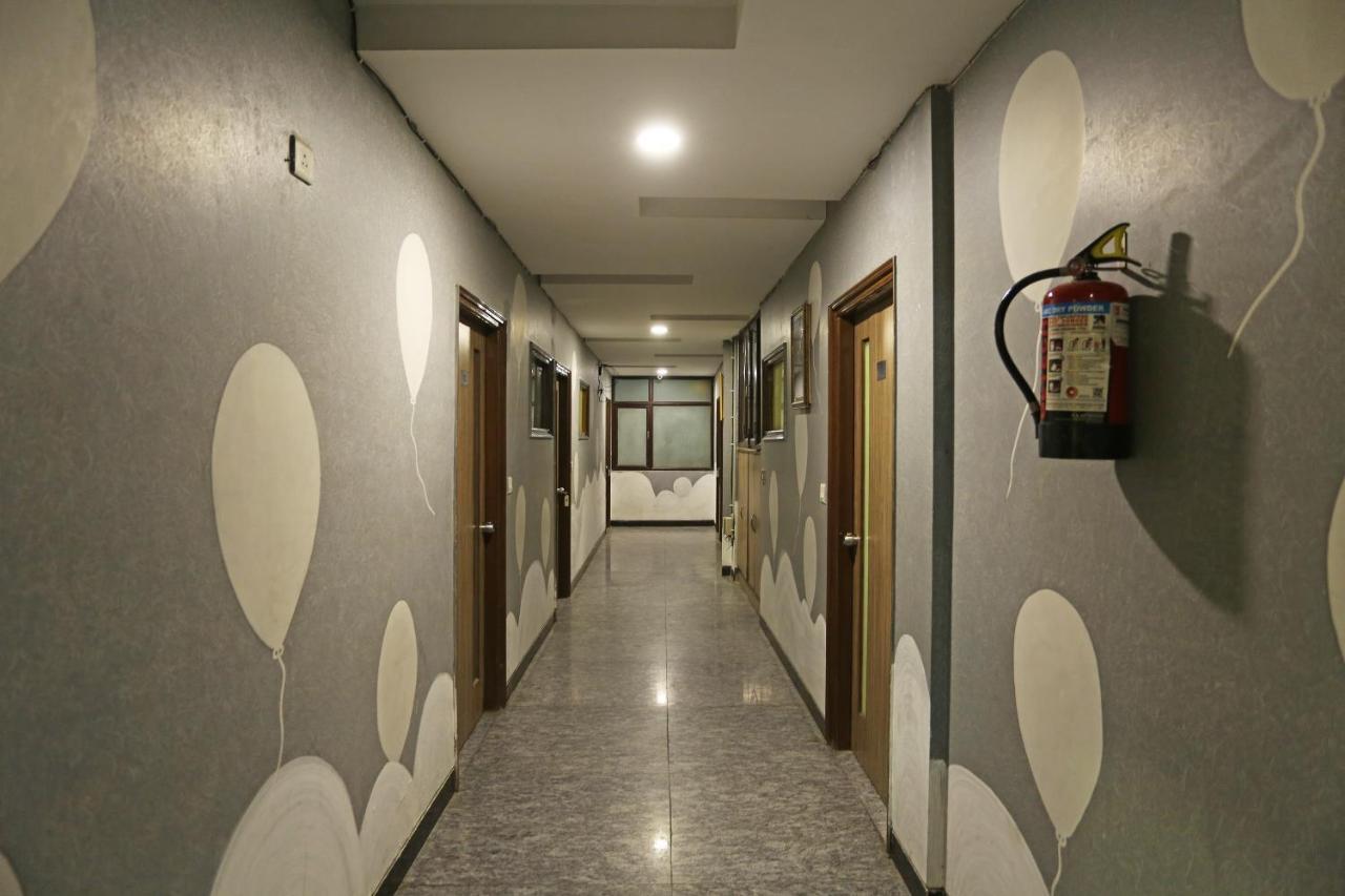 Airport Hotel Ambrosia Yeni Delhi Dış mekan fotoğraf