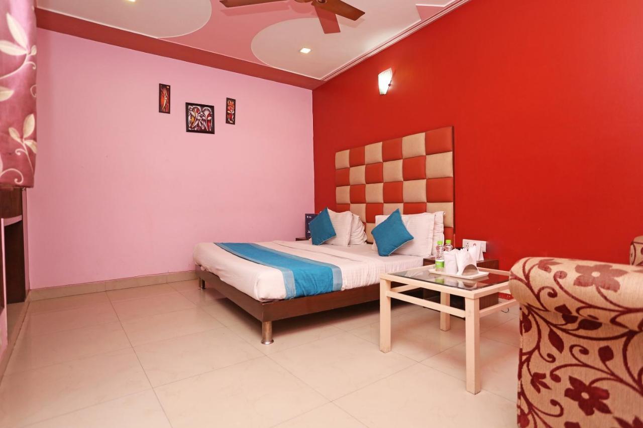 Airport Hotel Ambrosia Yeni Delhi Dış mekan fotoğraf