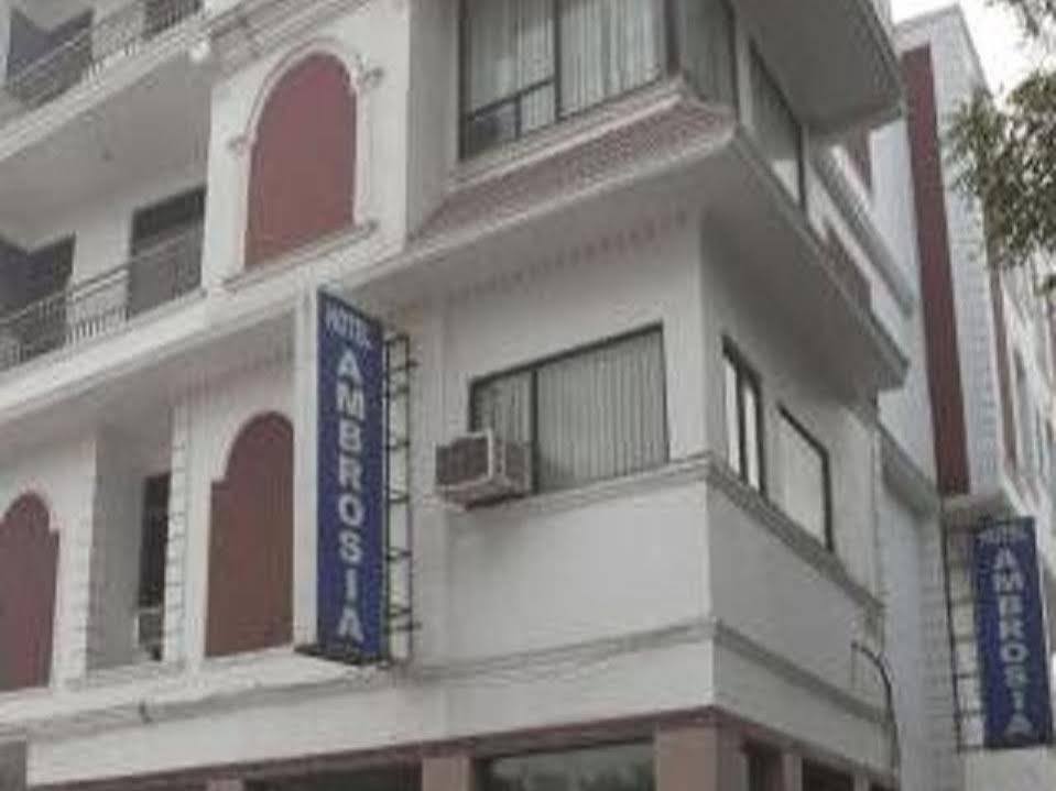 Airport Hotel Ambrosia Yeni Delhi Dış mekan fotoğraf