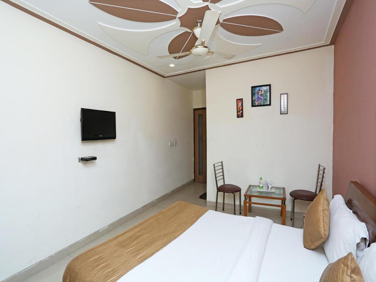 Airport Hotel Ambrosia Yeni Delhi Dış mekan fotoğraf