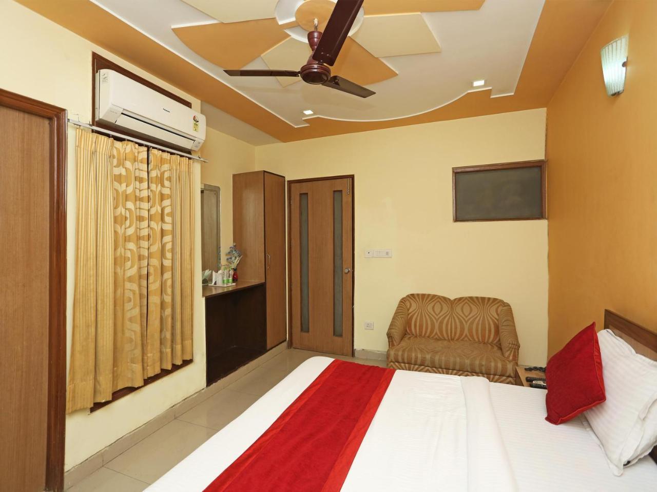 Airport Hotel Ambrosia Yeni Delhi Dış mekan fotoğraf