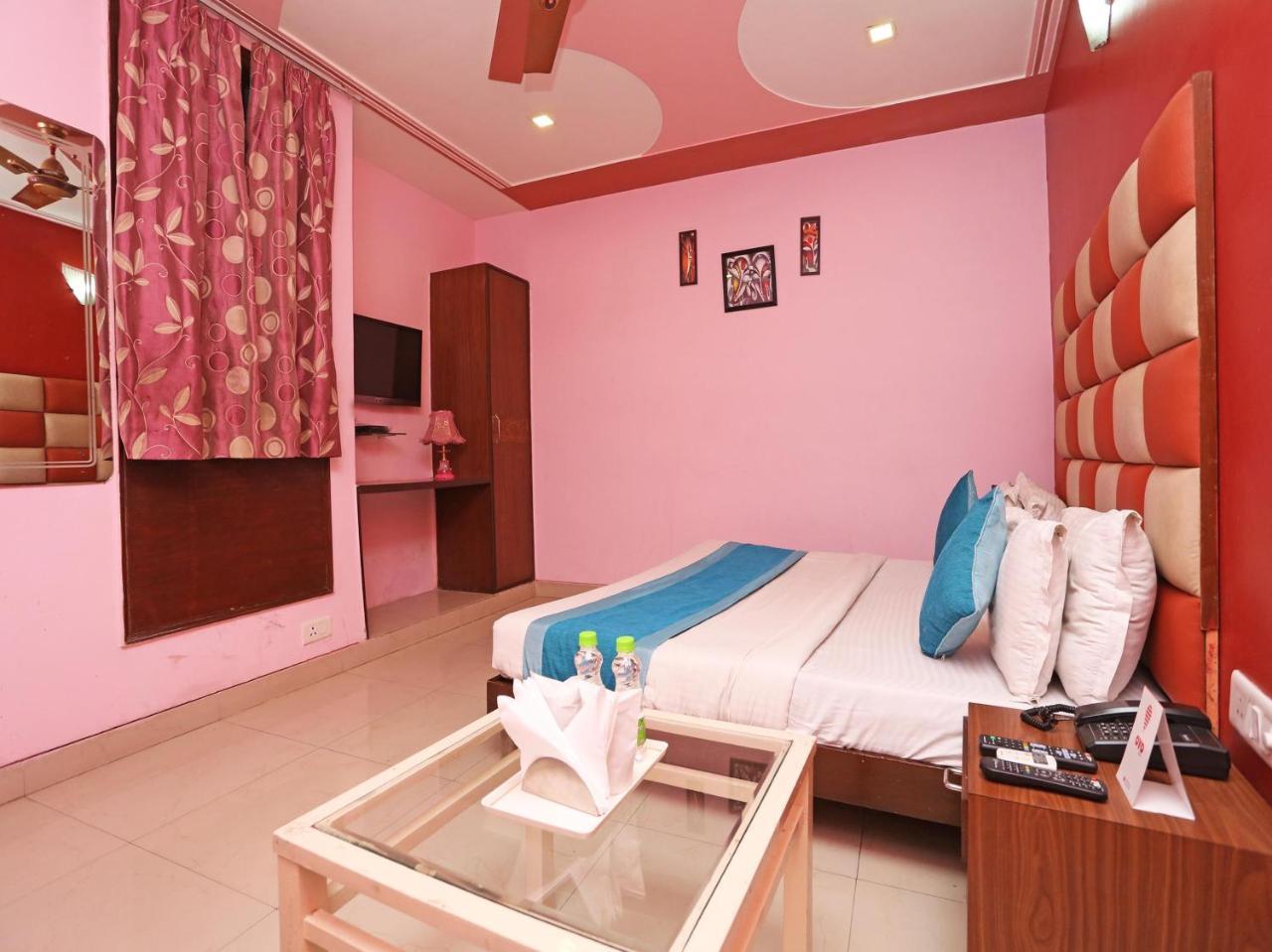 Airport Hotel Ambrosia Yeni Delhi Dış mekan fotoğraf
