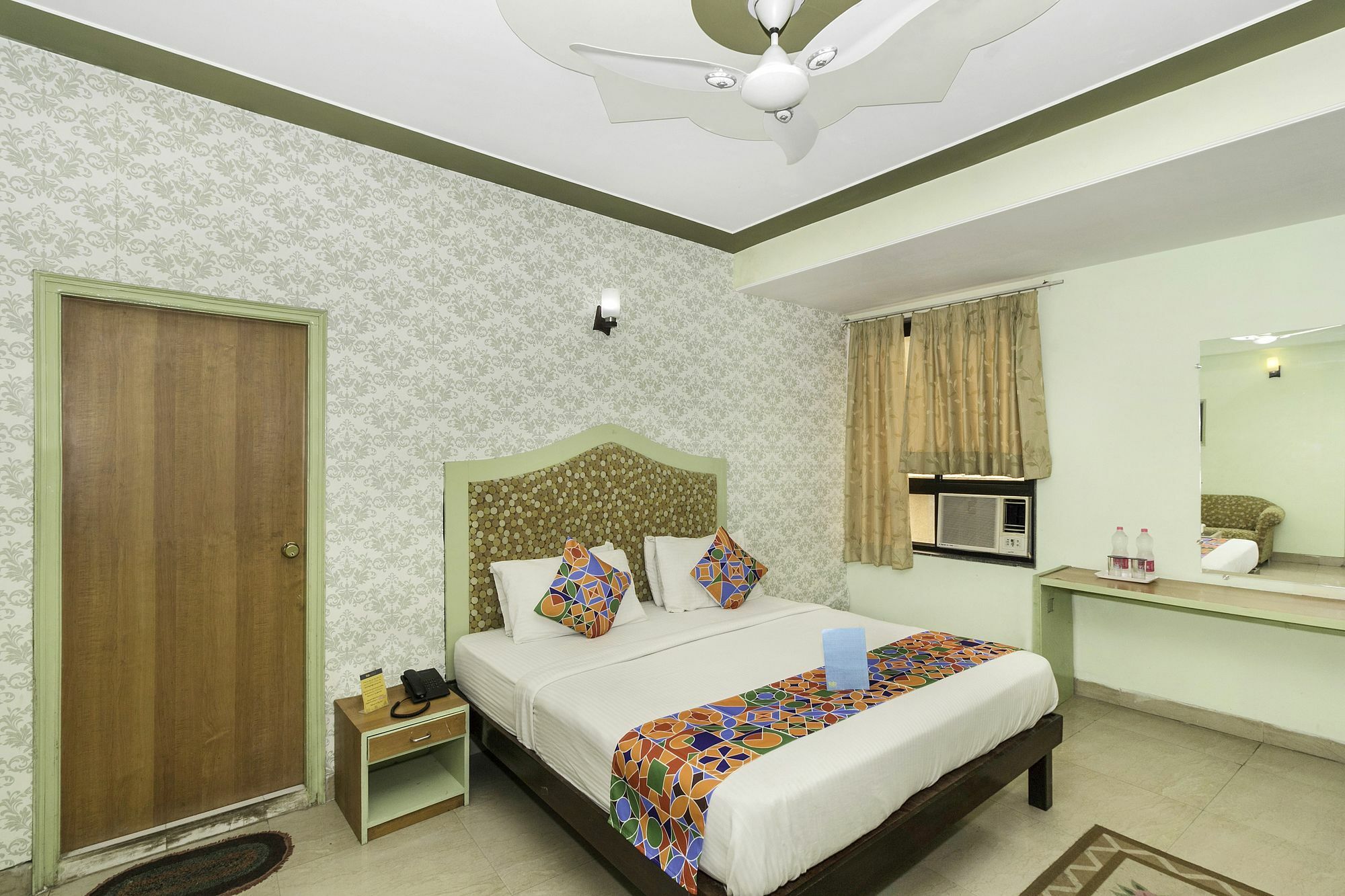 Airport Hotel Ambrosia Yeni Delhi Dış mekan fotoğraf